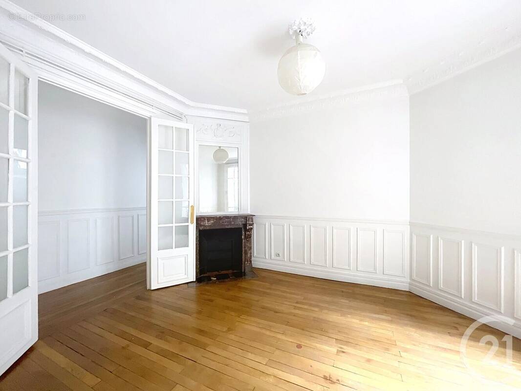 Appartement à PARIS-14E