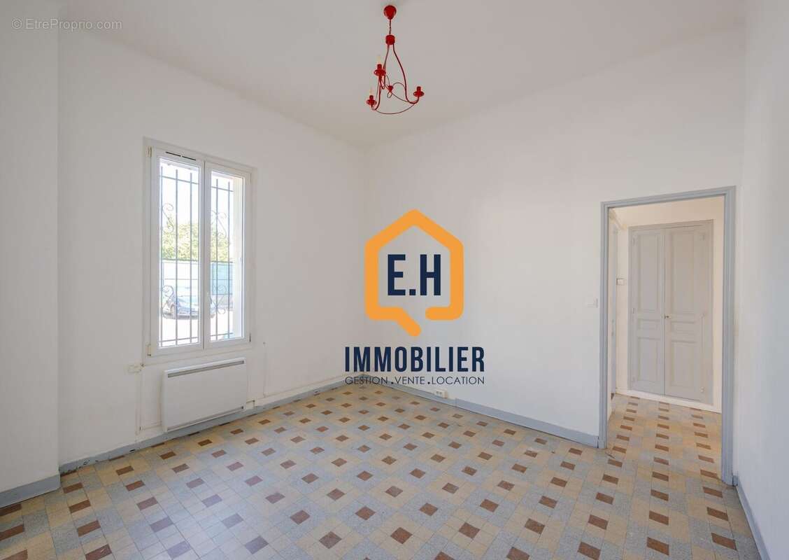 Appartement 300 m² à Toulon  - photo 4