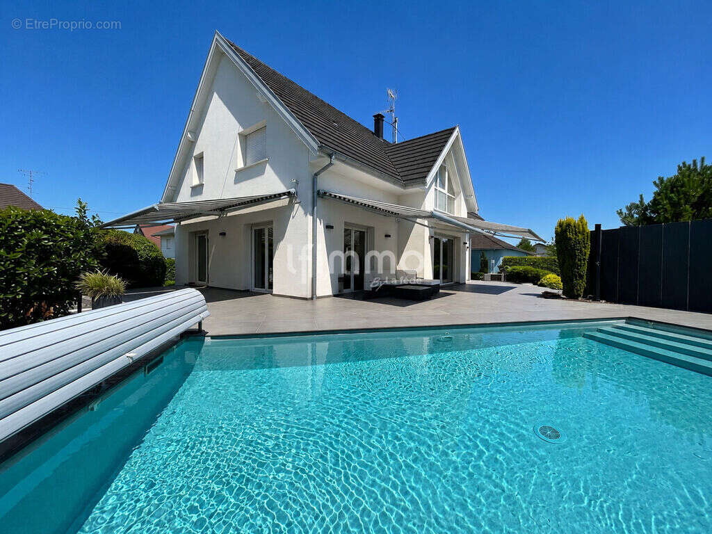 Villa avec piscine, parc paysager et prestations premium. Kembs - photo 4