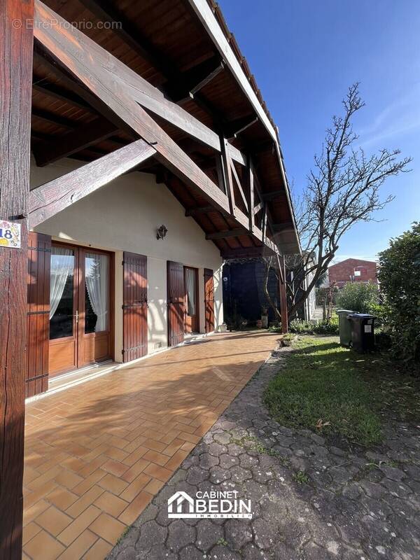 Maison à BLANQUEFORT