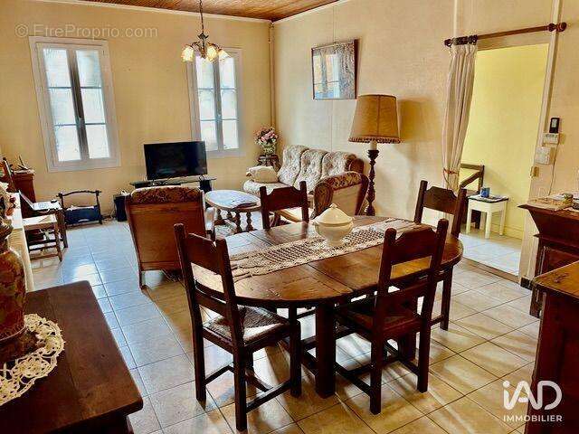 Maison 128 m² à Sauveterre-De-Guyenne  - photo 8