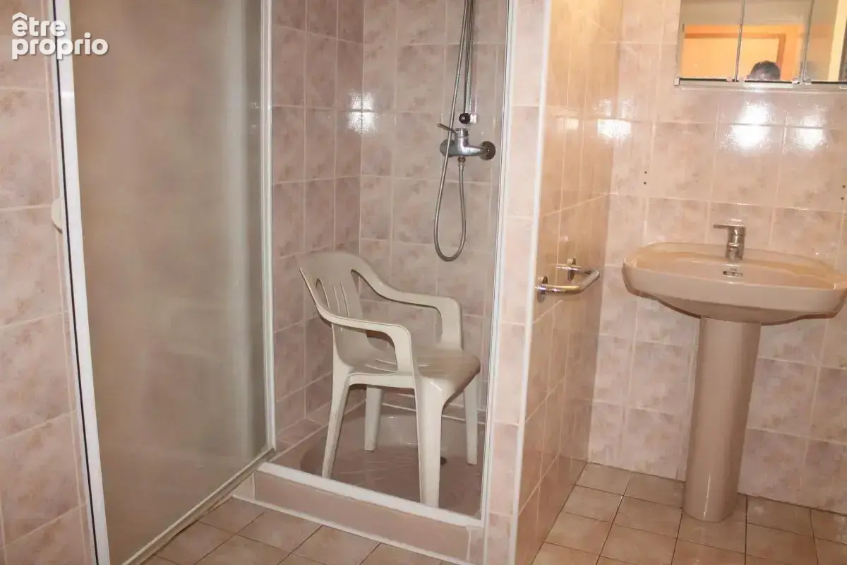 Maison 165 M² + 250M² de dépendances - photo 5