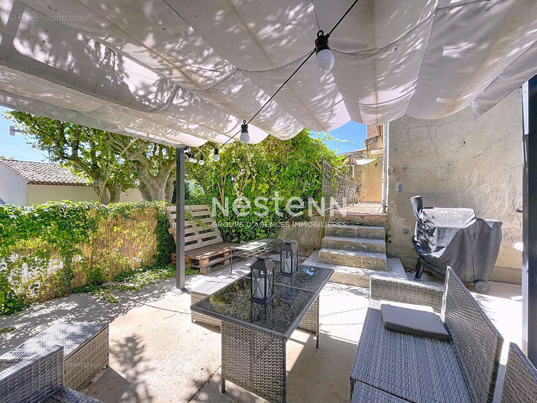 Maison à SAINT-MARTIN-DE-LA-BRASQUE