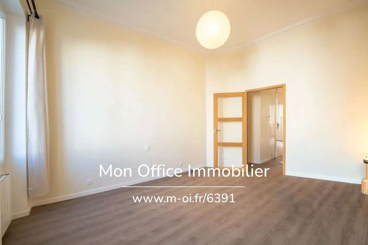 Appartement à MARSEILLE-1E
