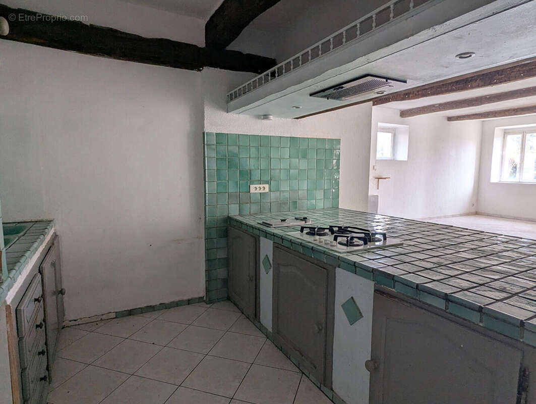 Appartement à SALERNES