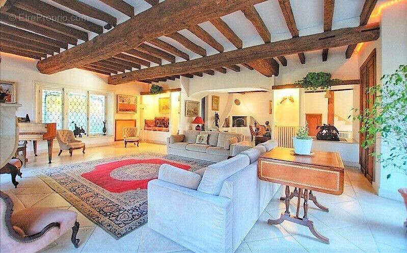 Maison 575 m² à Montfort-L'amaury  - photo 6
