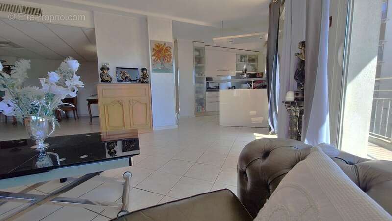 Appartement à MARSEILLE-4E
