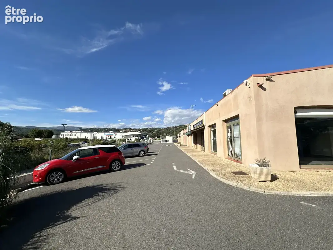 Centre commercial 1436 m2 à Montauroux - photo 6