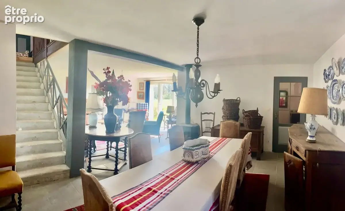 Maison 15 pièces 350 m² à vendre à Luxeuil-Les-Bains (70300) - photo 3