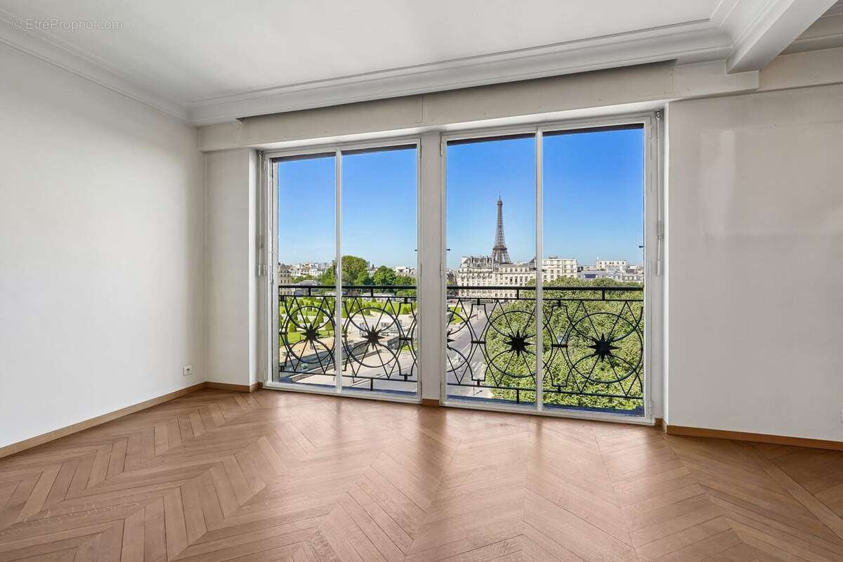 Appartement à PARIS-7E