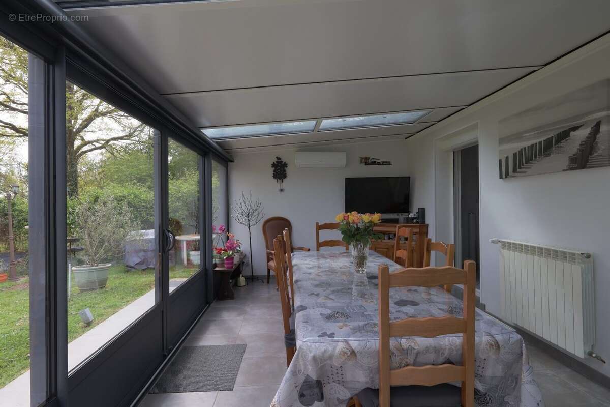 Maison 165 m² à Villeneuve-Sur-Yonne  - photo 4