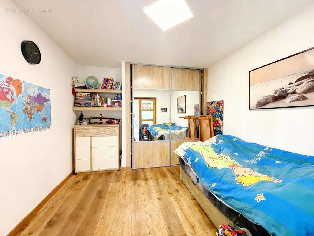 Appartement à VALLAURIS