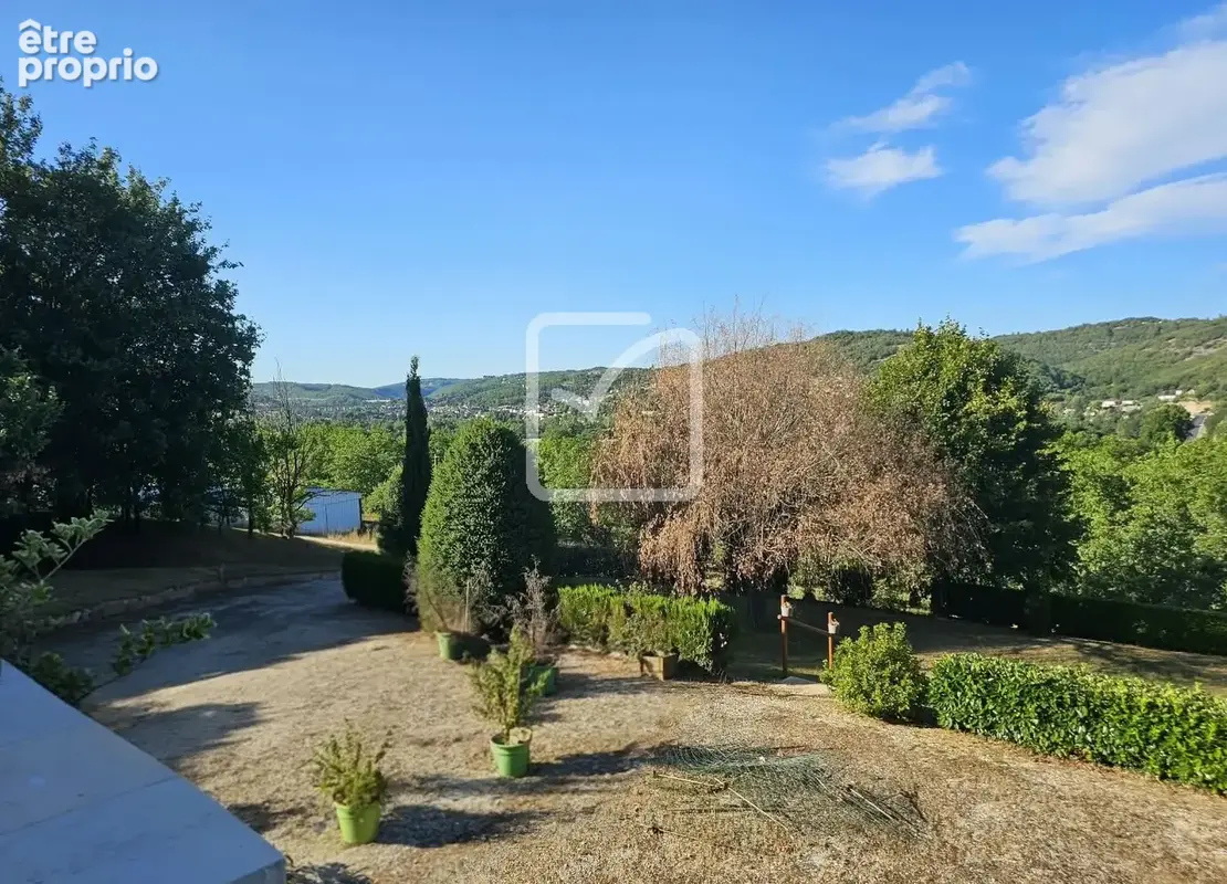 Maison  8 pièces  175 m2 - photo 2