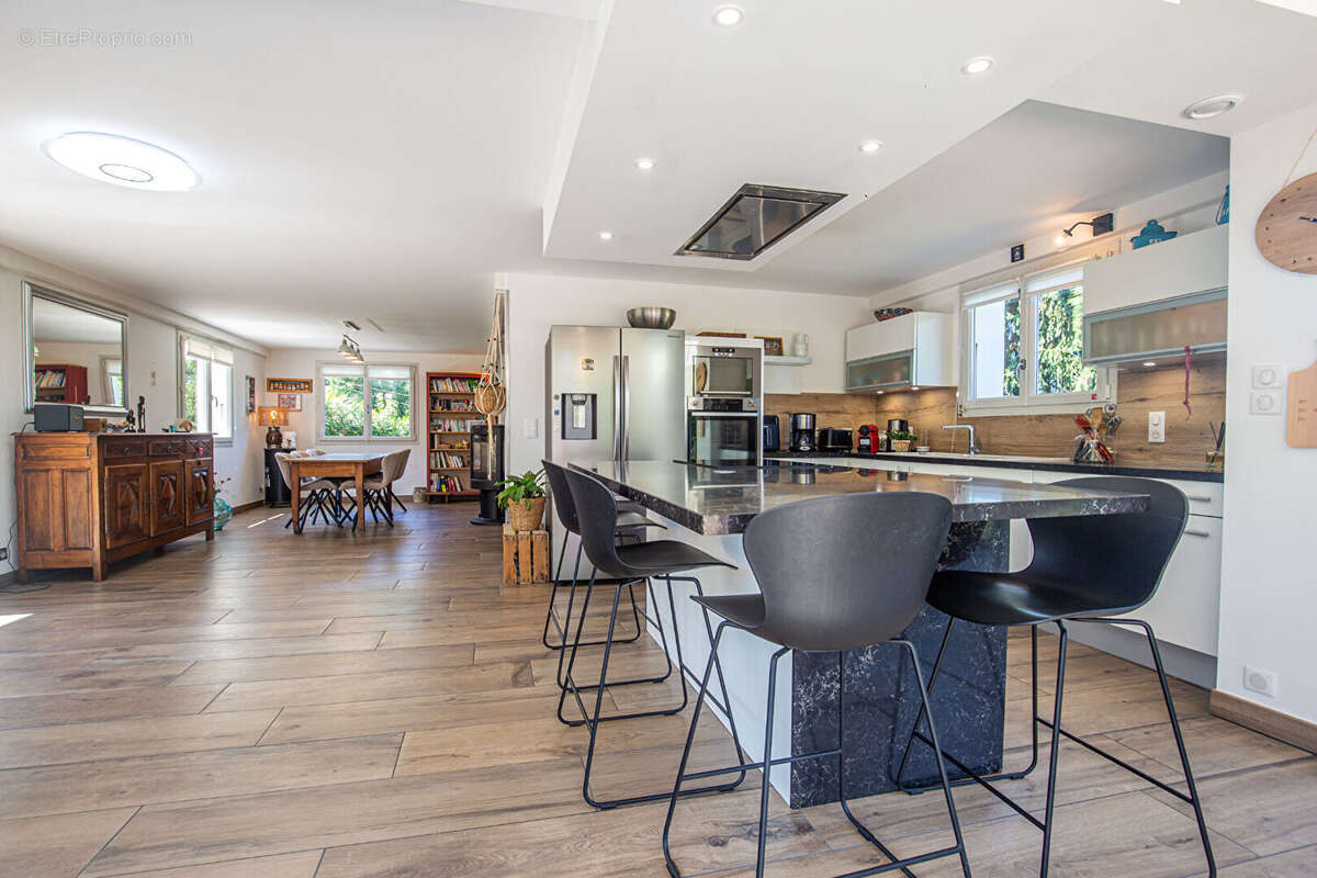 Agence immobiliere laforet - exclusivite - "lavande" - maison individuelle de 126,70m² - sous-sol complet 48,07m²  - dpe c - ter - photo 5