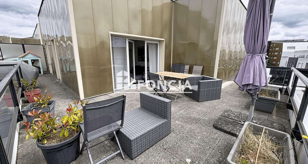 Appartement à FRESNES