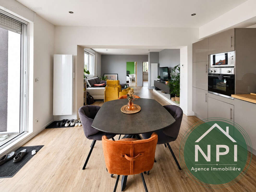 Appartement à VAUX-LE-PENIL