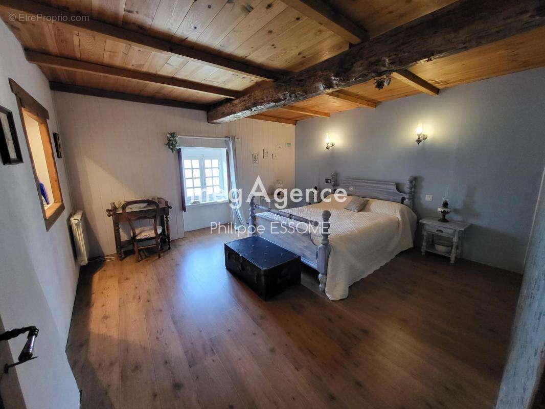 Maison à SAINT-PIERRE-DE-TRIVISY