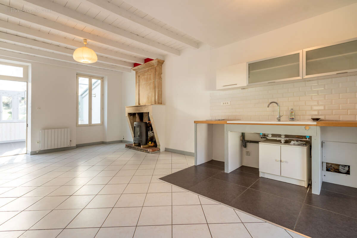 Maison à SAINT-SAVINIEN