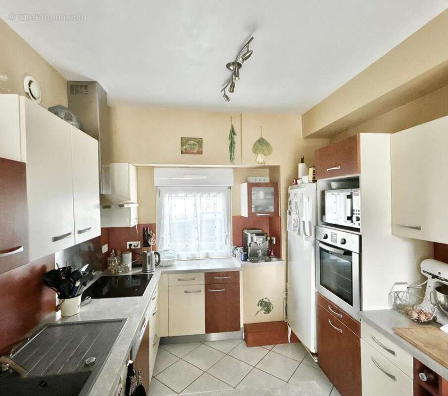 Photo 3