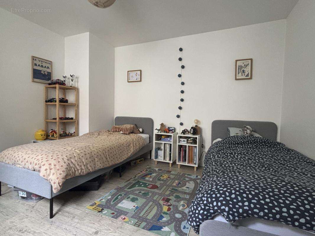 SEMUR EN AUXOIS centre-ville : appartement quatre piéces, 93m², avec une terrasse. Prix : 155 000€ - photo 8