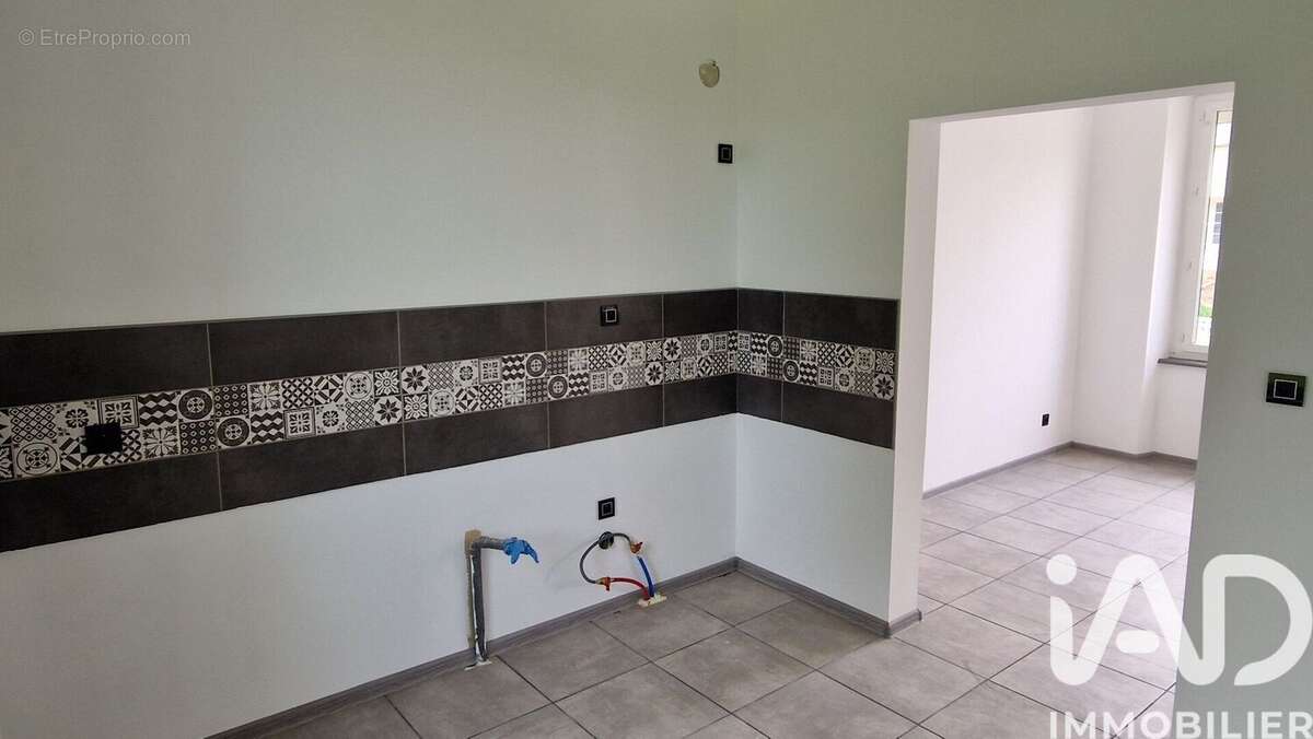Maison 73 m² à Laurenan  - photo 4