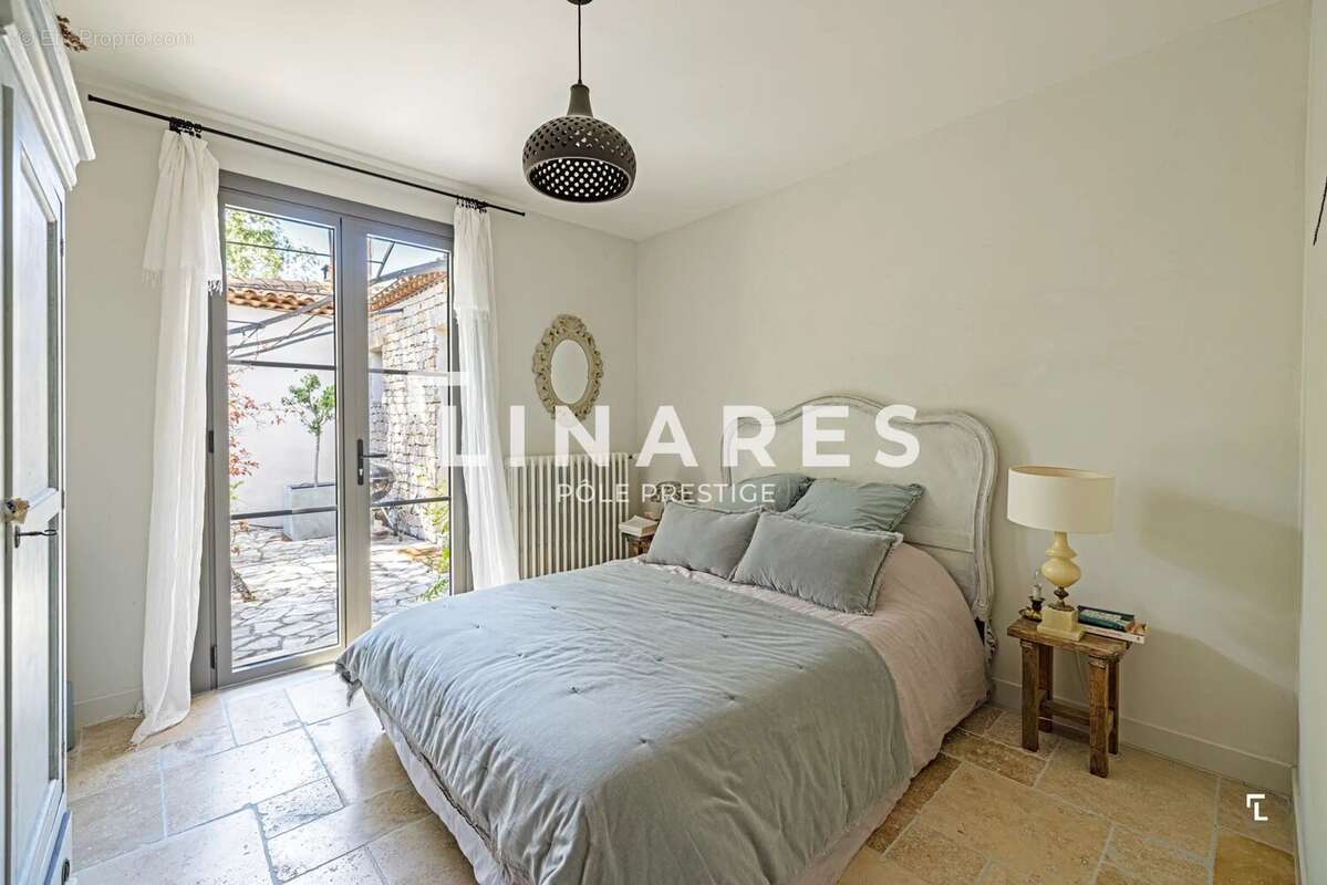 LA VICTOIRE - Maison de charme de 137m2 avec piscine - 13126 Vauvenargues/proche Aix en Provence - photo 14