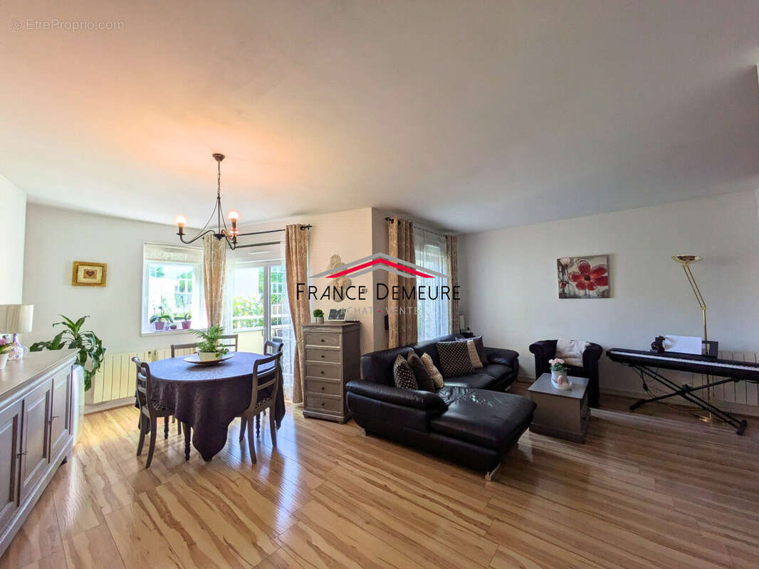 Appartement 87 m² à Franconville  - photo 2