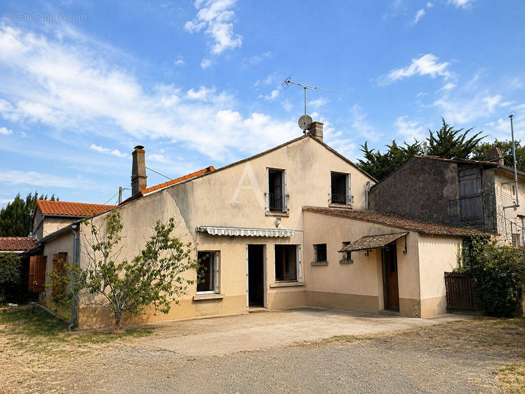 Maison à VIHIERS