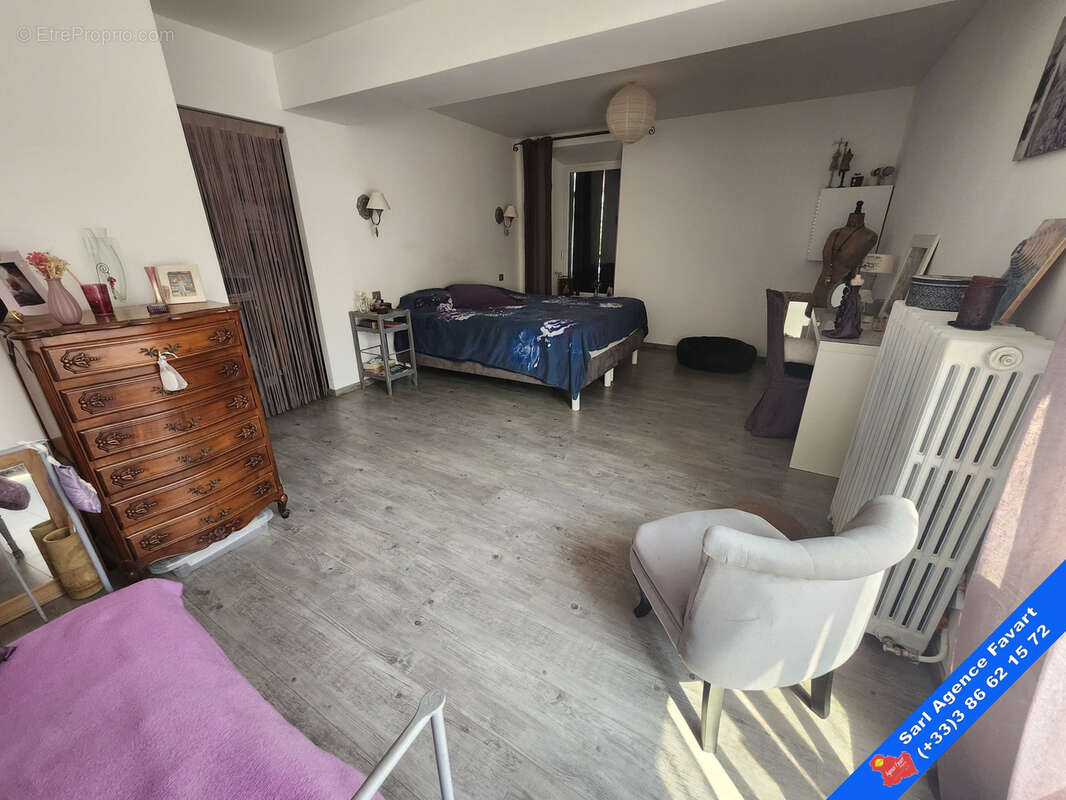 Jolie maison rénovée avec grand jardin, maison d'amis et garage. - photo 5