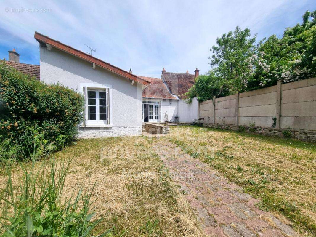 Maison à MESVES-SUR-LOIRE