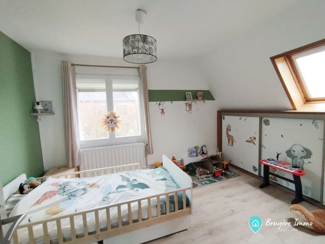 Maison à AVESNES-SUR-HELPE