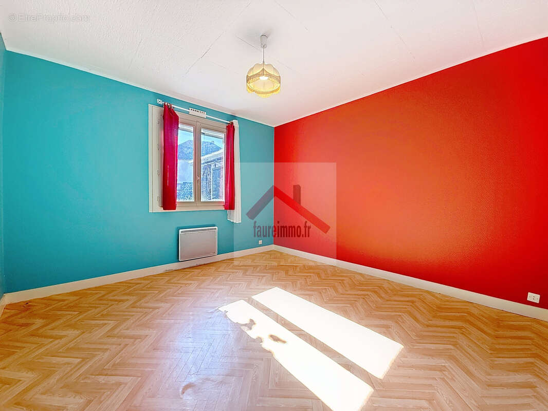 Maison à LAGRAULIERE