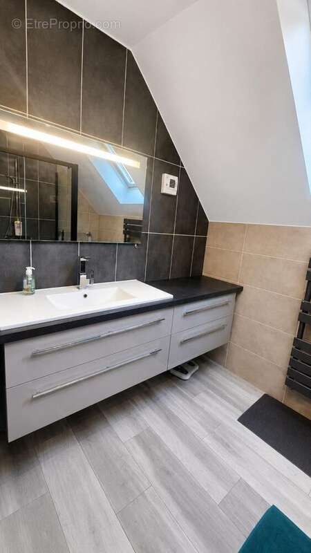 Appartement à MOUXY
