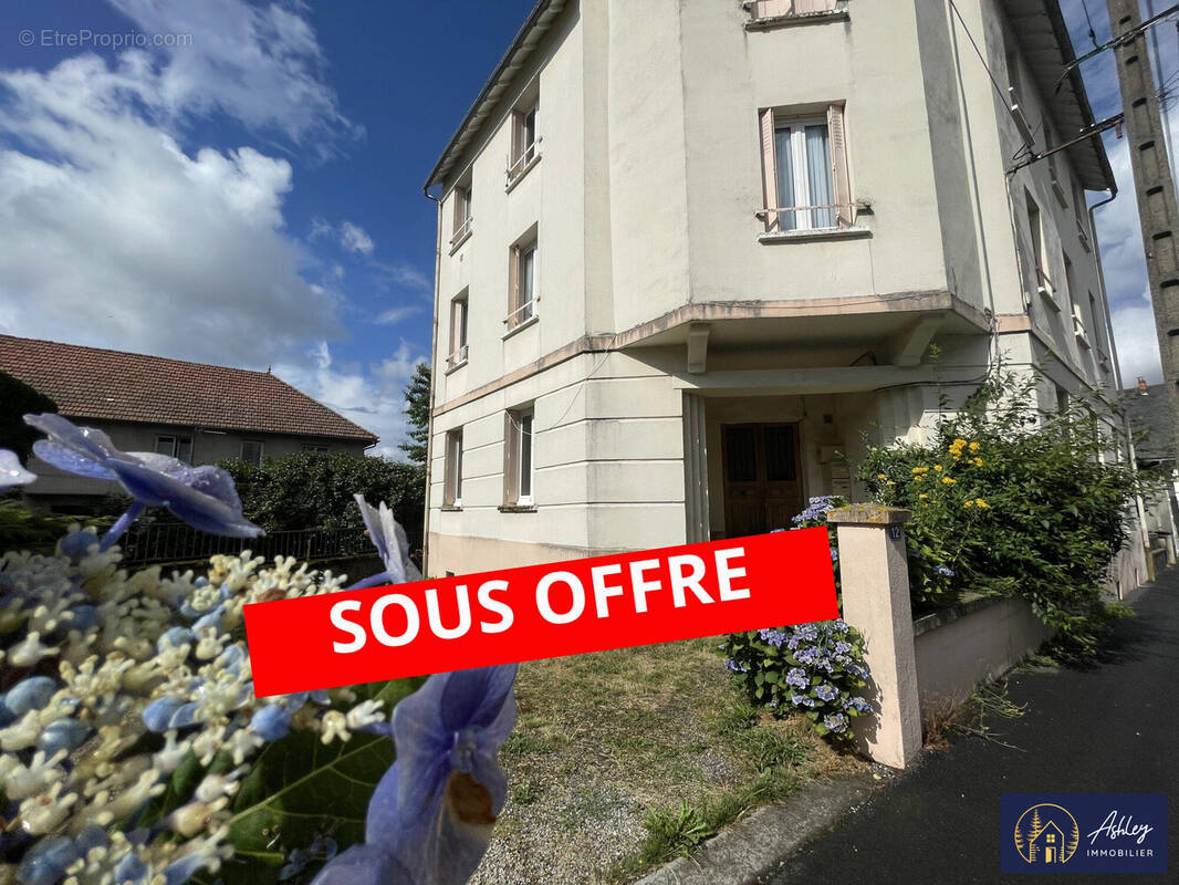 Immeuble 6 appartements RIOM-ES-MONTAGNES  - Appartement à RIOM-ES-MONTAGNES