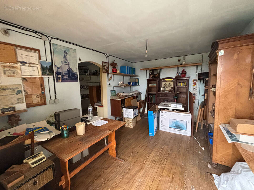 Maison à LE PUY-NOTRE-DAME