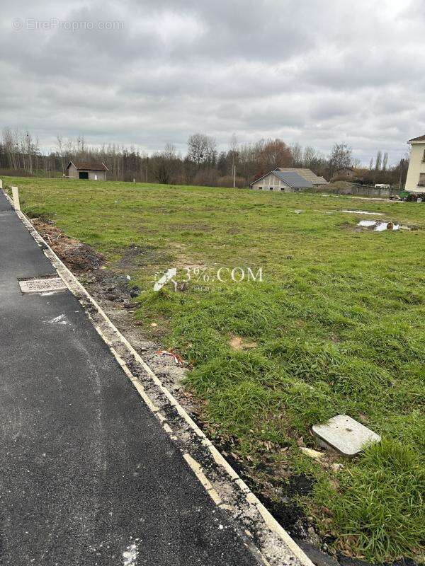 Exclusif ! TERRAINS  de 572 M2 à 1221 m2 A BATIR, 6 LOTS DIS - photo 3