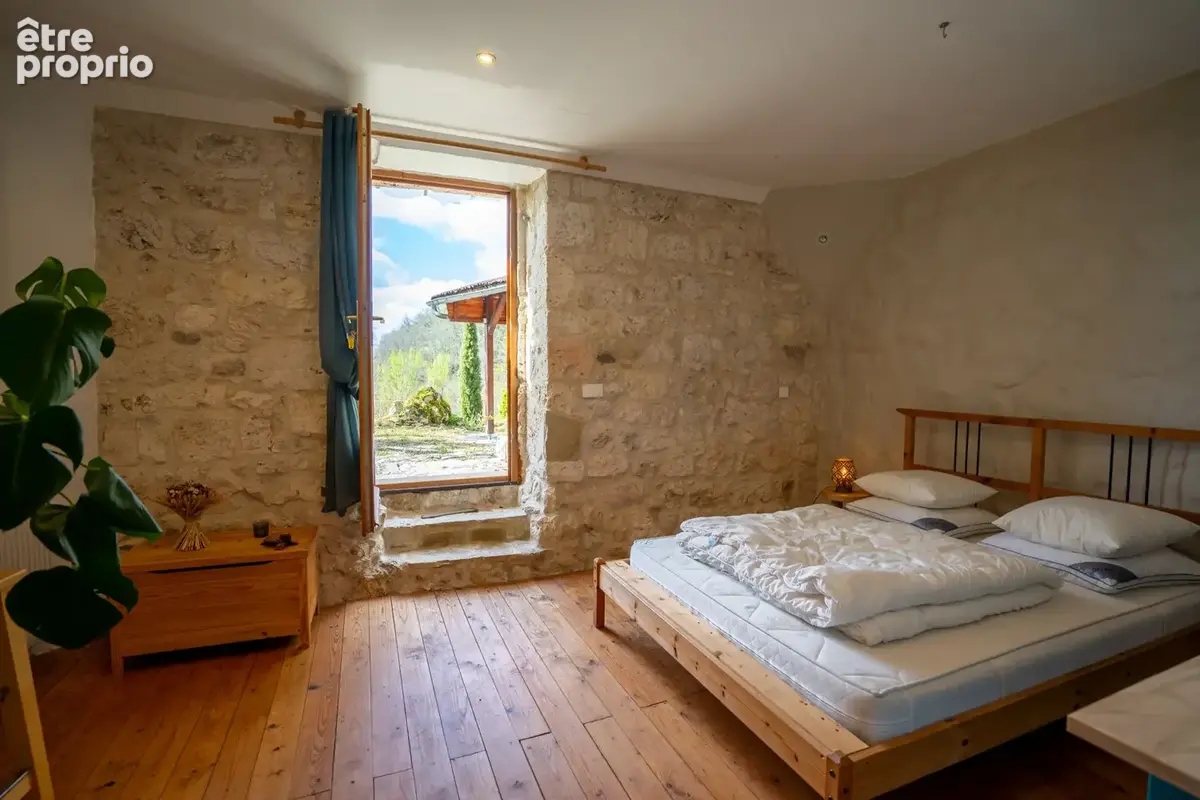Maison en pierre avec chalet indépendant, sauna et terrain de 1,5 ha   Vue dégagée - photo 11