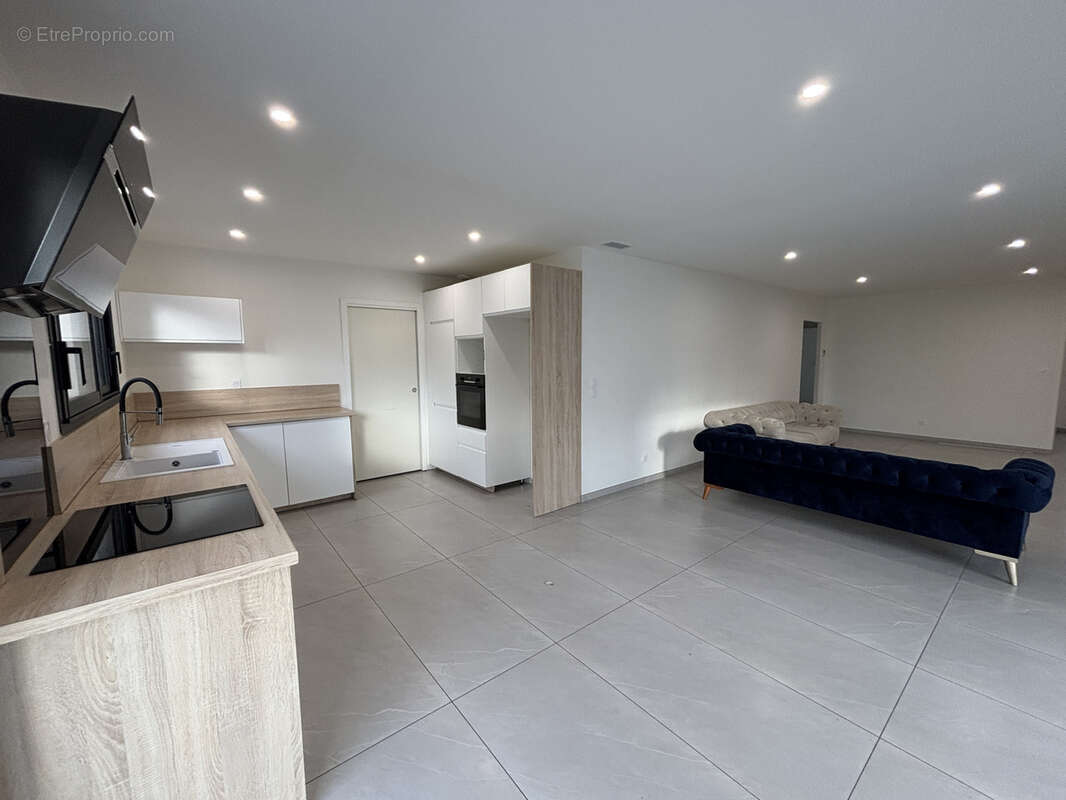 Maison à ROMANS-SUR-ISERE