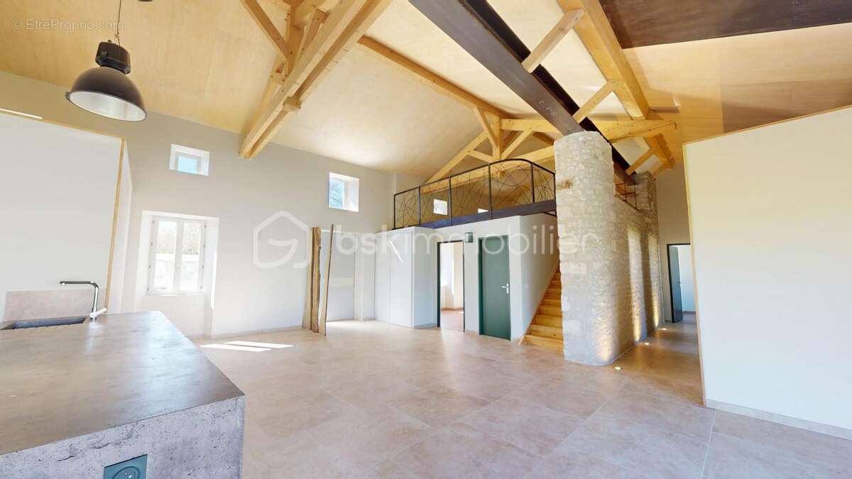 Maison à BARBEZIEUX-SAINT-HILAIRE