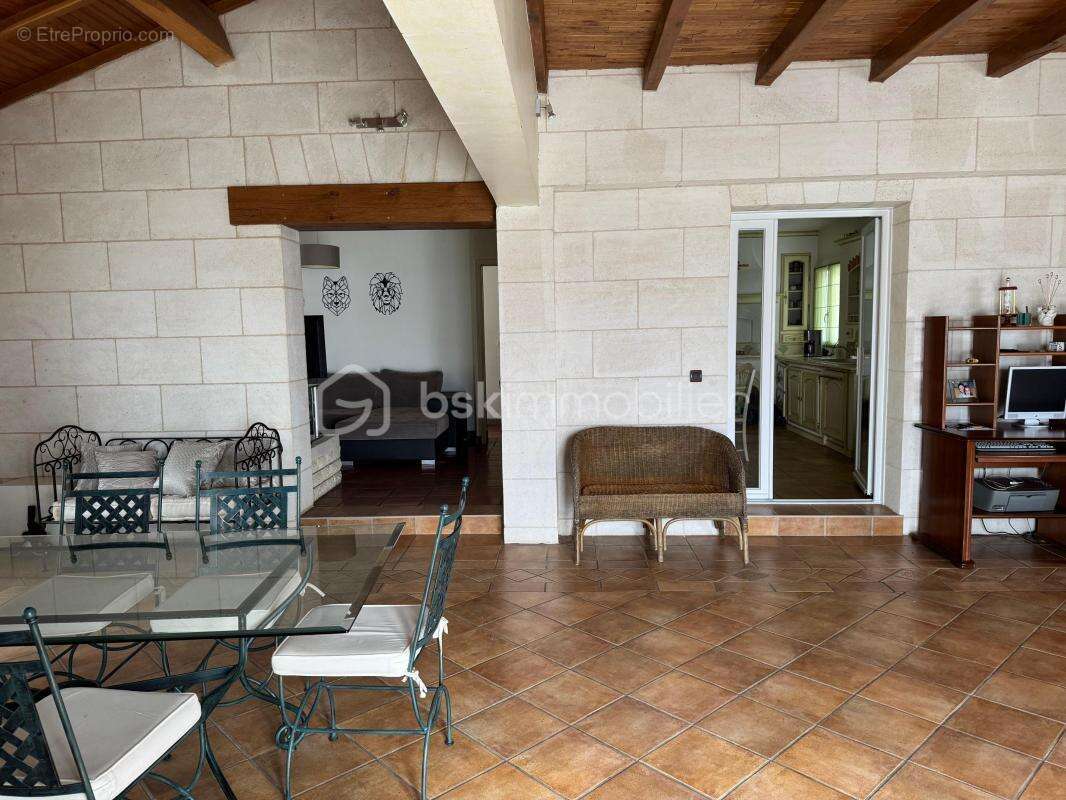 Maison à SAINT-QUENTIN-DE-BARON