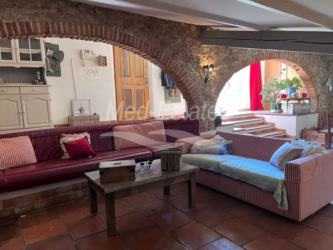 Maison à PLAN-DE-LA-TOUR