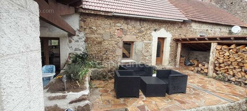 Superbe longère 269m² avec piscine et dépendances sur 1,5 Hectare - photo 5