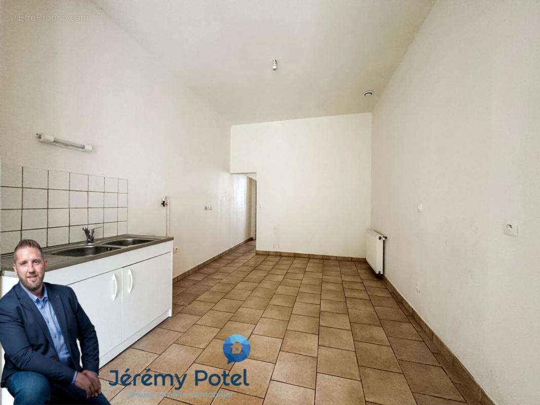 Maison de ville 4 chambres avec cour en plein centre de Cambrai - photo 4
