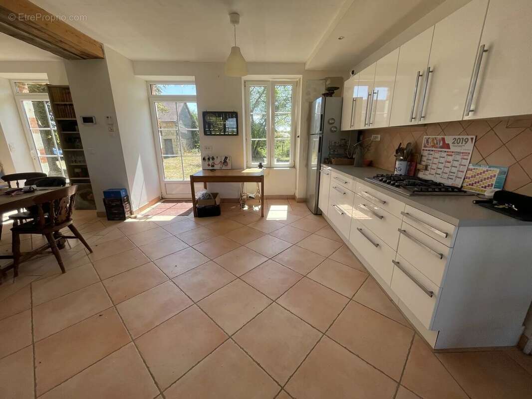 Maison en pierre avec 1,8 hectare de terrain – Fort potentiel d'aménagement - photo 3