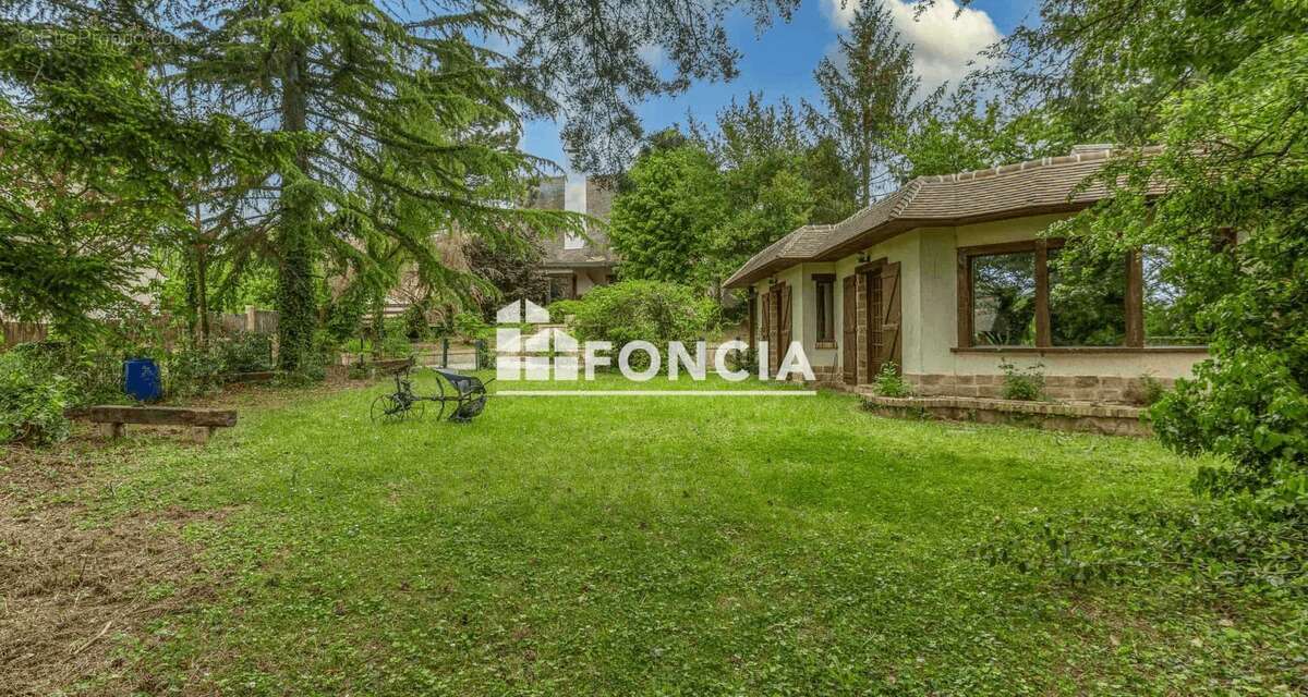 Terrain à VERRIERES-LE-BUISSON