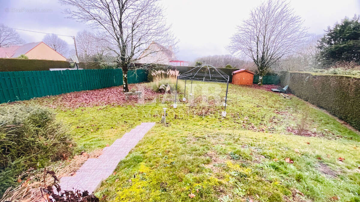 Maison à GESNES-LE-GANDELIN