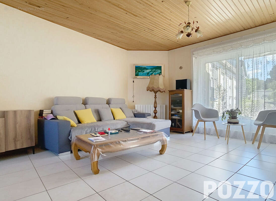 A Vendre - La Boussac - Maison 4 pièce(s) 95 m² - photo 4