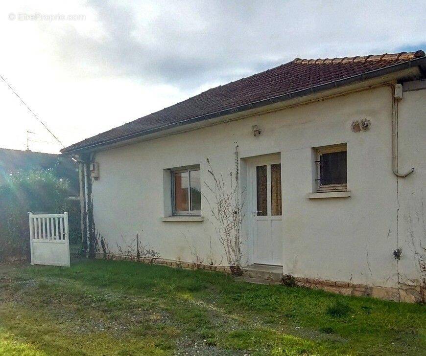 Maison à MEZIDON-CANON