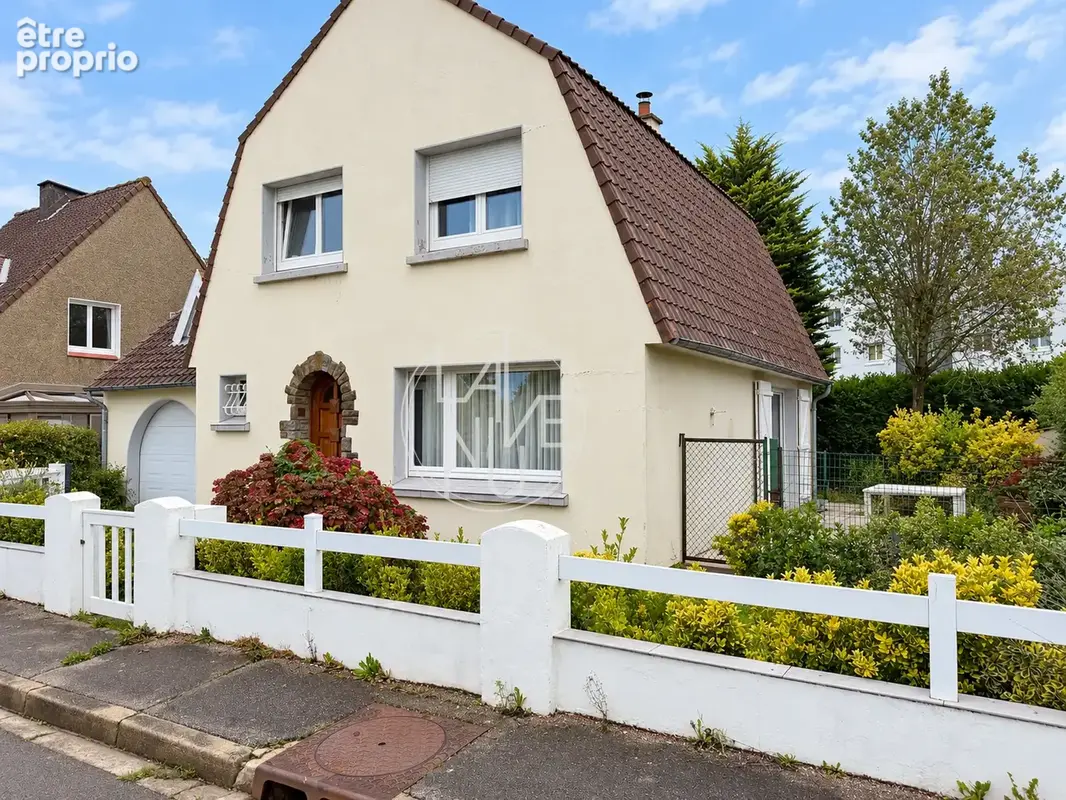 Maison individuelle avec jardin, garage et stationnement privatif - photo 1