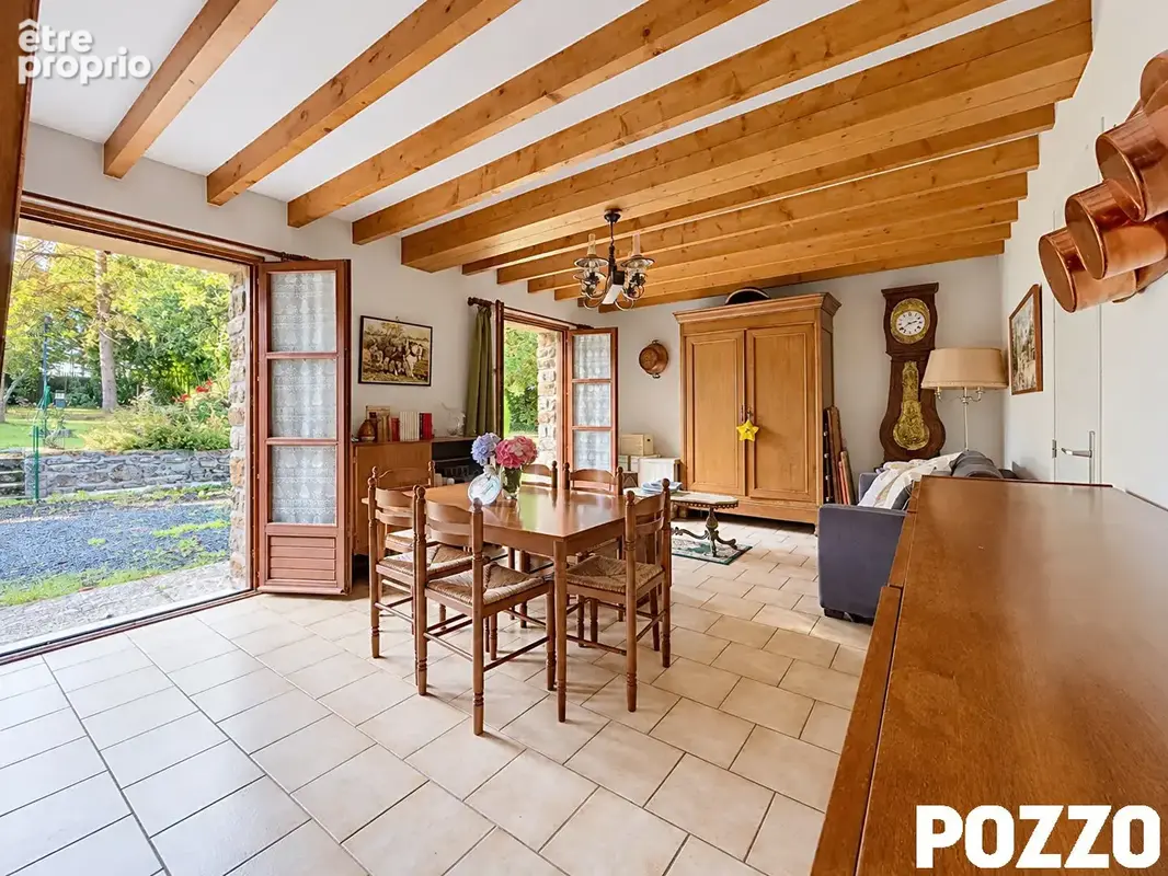 Poilley ? maison en pierre avec dépendances et terrain arboré - photo 6